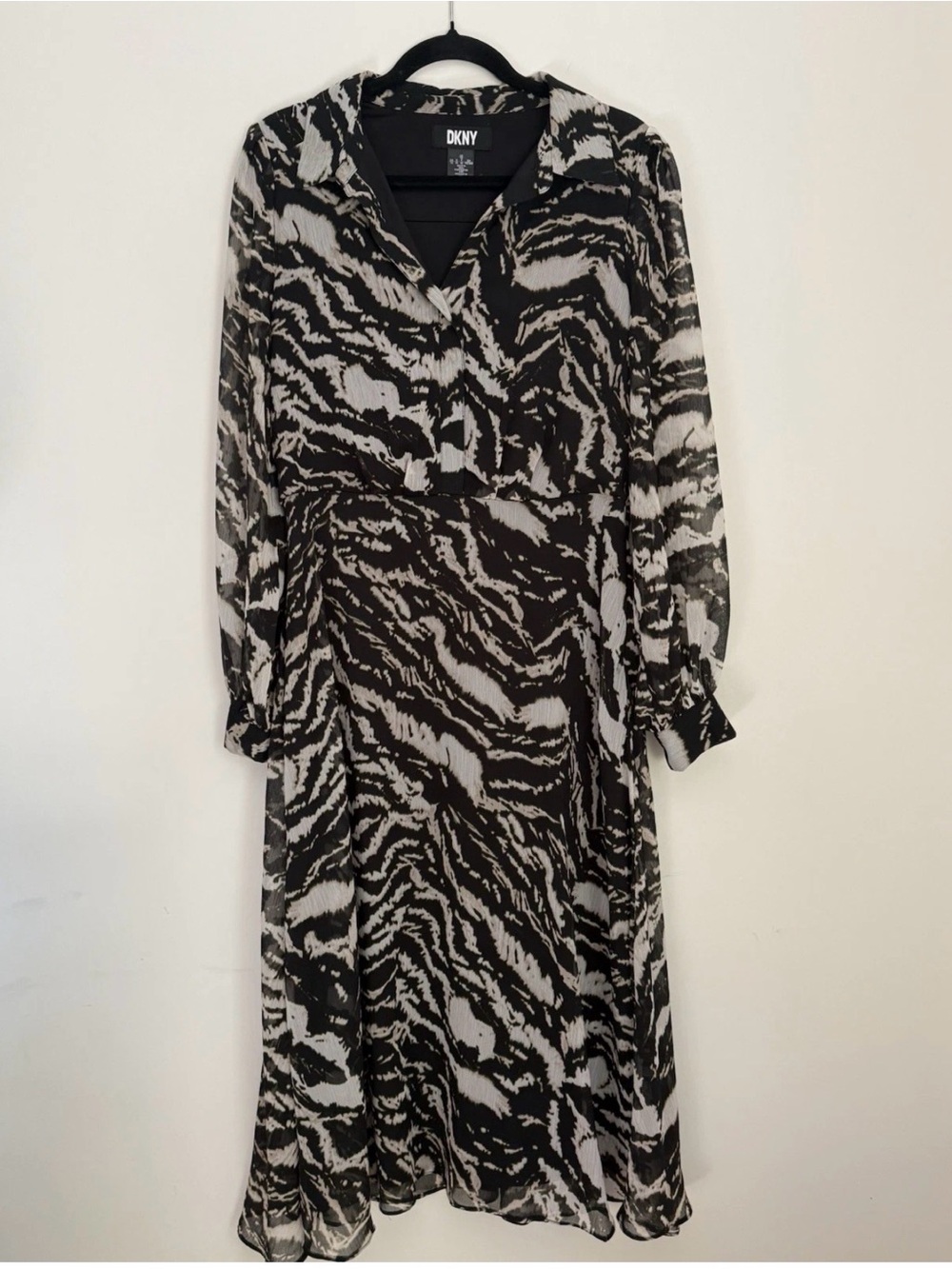 DKNY Black & White zebra animal print Long Sleeve midi chiffon Dress size 10